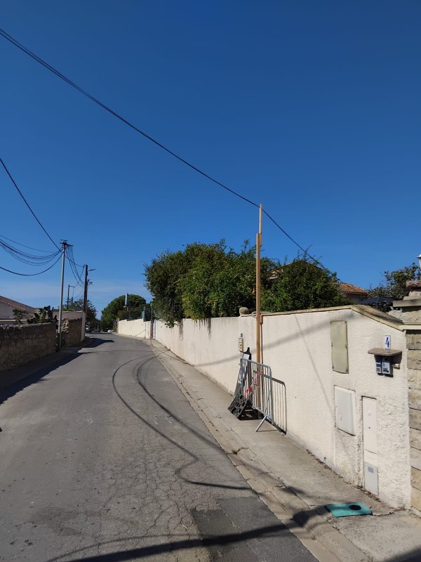 INTEMP&Eacute;RIES, suite... Rehaussement des c&acirc;bles PTT Rue Cabanis