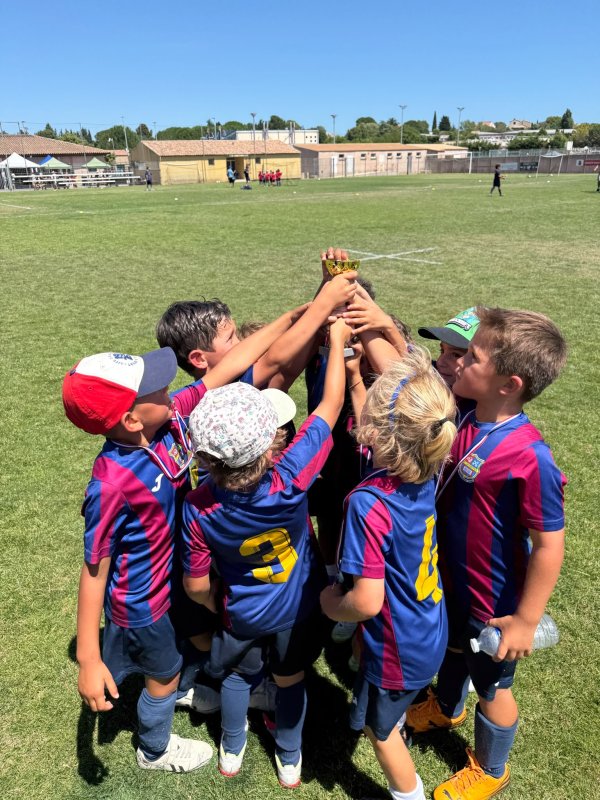 Les U6 du FC brillent au tournoi U6 Dominique Brun