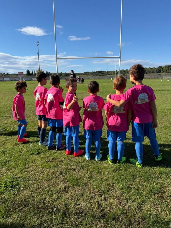 Les U8 du FC Domitia voit la vie en rose pour Octobre Rose