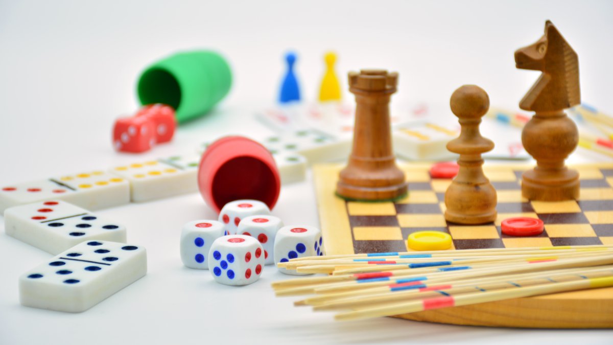 D&Eacute;COUVERTE DES JEUX DE SOCI&Eacute;T&Eacute; ET VID&Eacute;OS