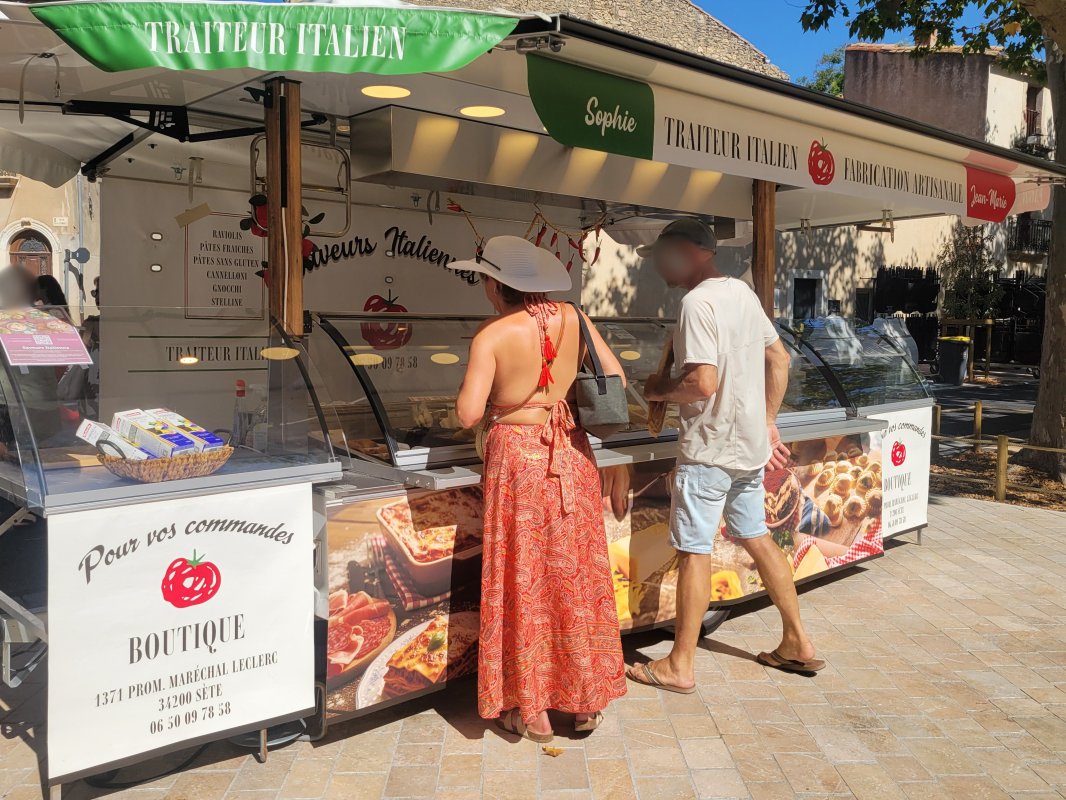 March&eacute; hebdomadaire - Place de la R&eacute;publique
