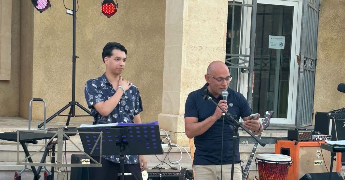 🎤TOUT POUSSAN DERRI&Egrave;RE CHAMIS 🎤