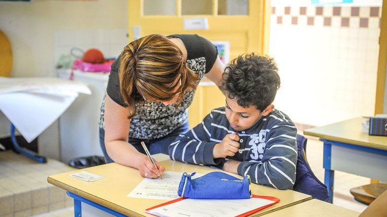 SOUTIEN SCOLAIRE et  COURS de FRANCAIS pour ADULTES