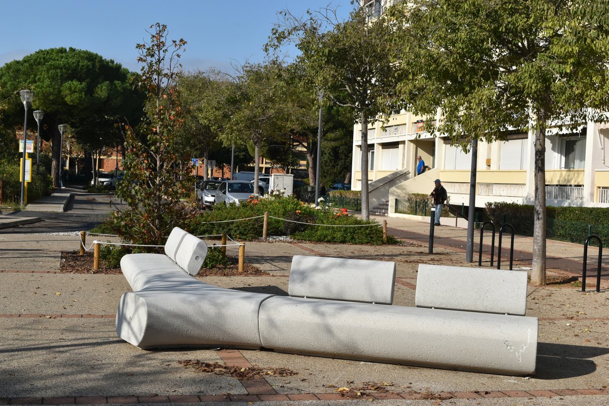 Un banc pour la place du Sévigné