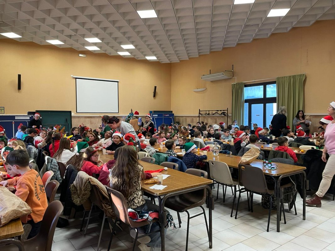 GOÛTER DE NOËL DES ÉLÈVES DE L'ÉCOLE ÉLÉMENTAIRE 🎅🏼❤