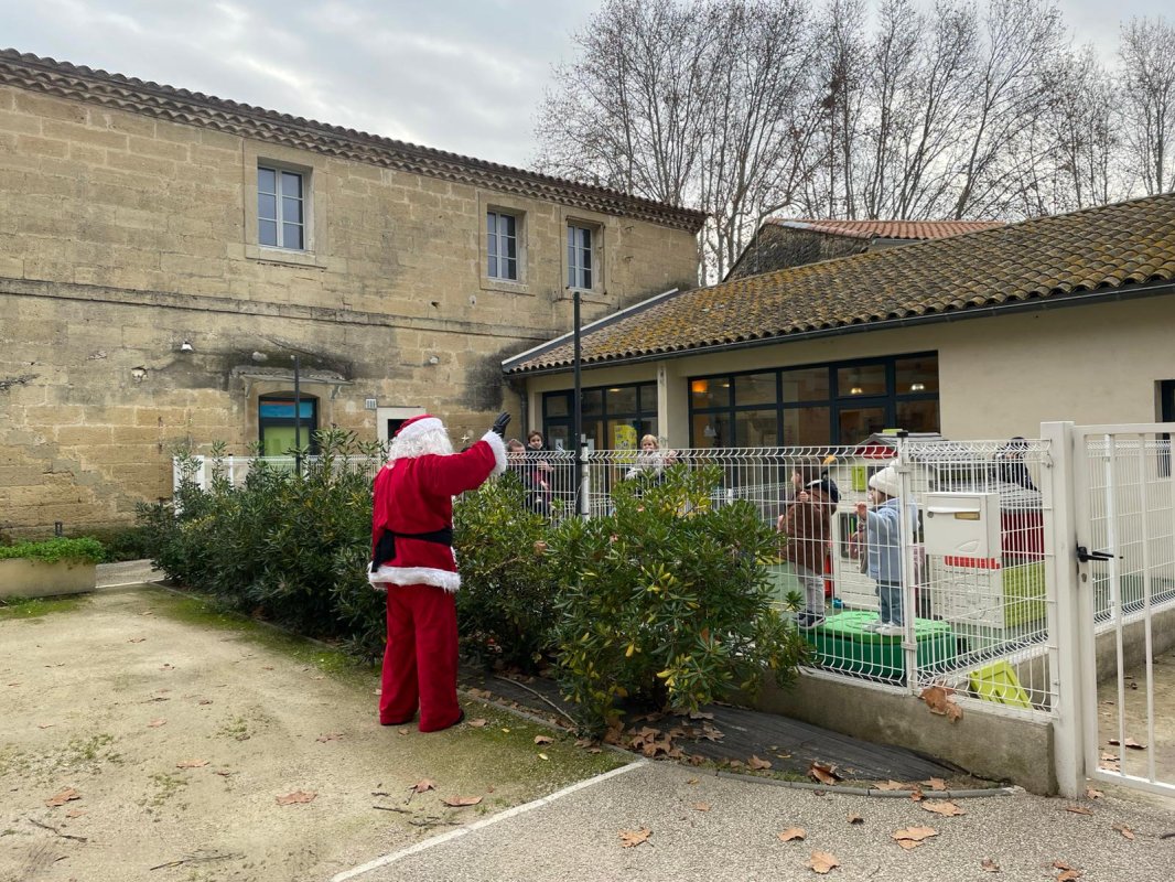 COUCOU À LA CRÈCHE