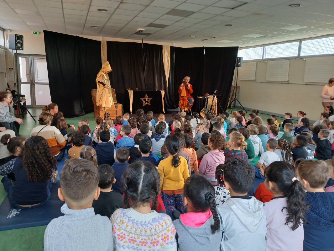 Ecole Maternelle : Turlututune, la magicienne Lune