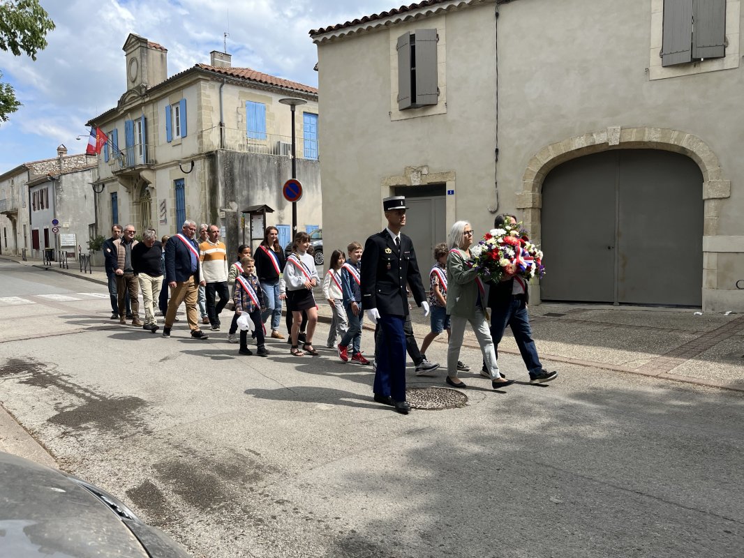 8 MAI