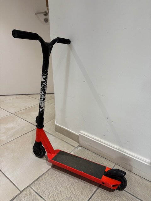 🕵️ [ 𝗢𝗕𝗝𝗘𝗧 𝗧𝗥𝗢𝗨𝗩𝗘́ ] 🛴