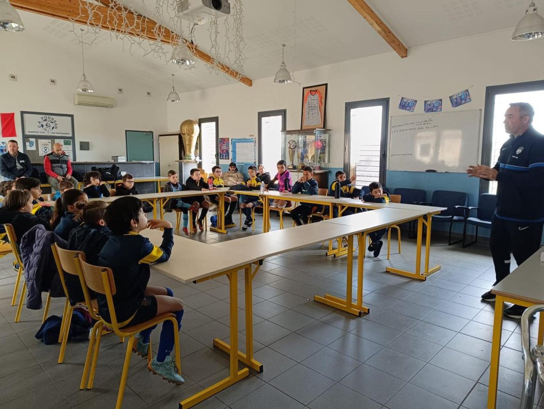 Soirée studieuse pour les #U10 du FC Domitia !