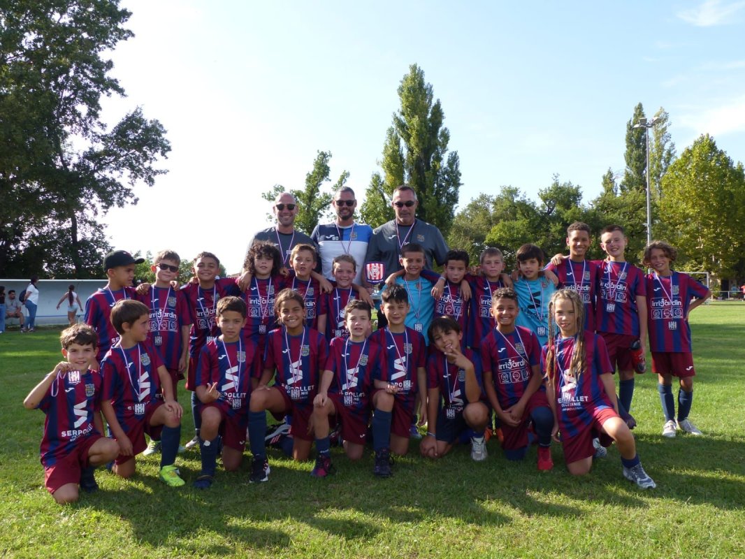 Un week-end cohésion réussi pour les U10 du FC Domitia dans le Vaucluse