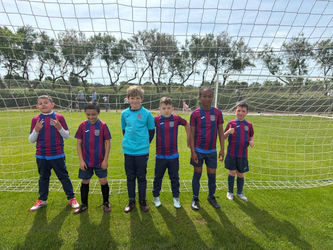 Les U8/U9 du FC Domitia &eacute;taient en plateau &agrave; M&egrave;ze ce week-end