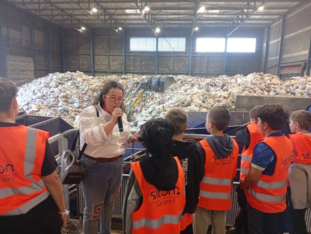 VISITE DU CENTRE DE TRI